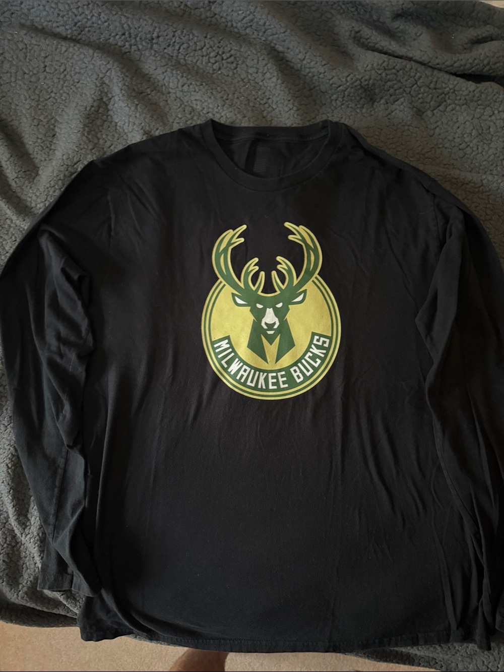 Milwaukee Bucks- Fanatics Black Long Sleeve Logo T-Shirt